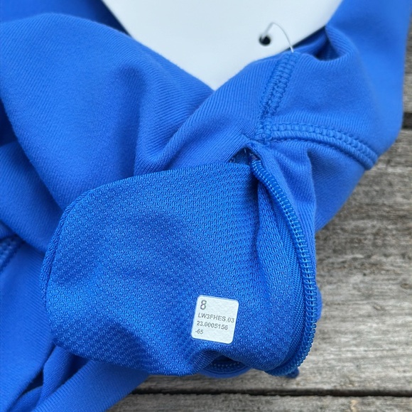 Lululemon Its Rulu Run Cropped Half Zip
Pipe Dream Blue size 8 NWT - Picture 8 of 8